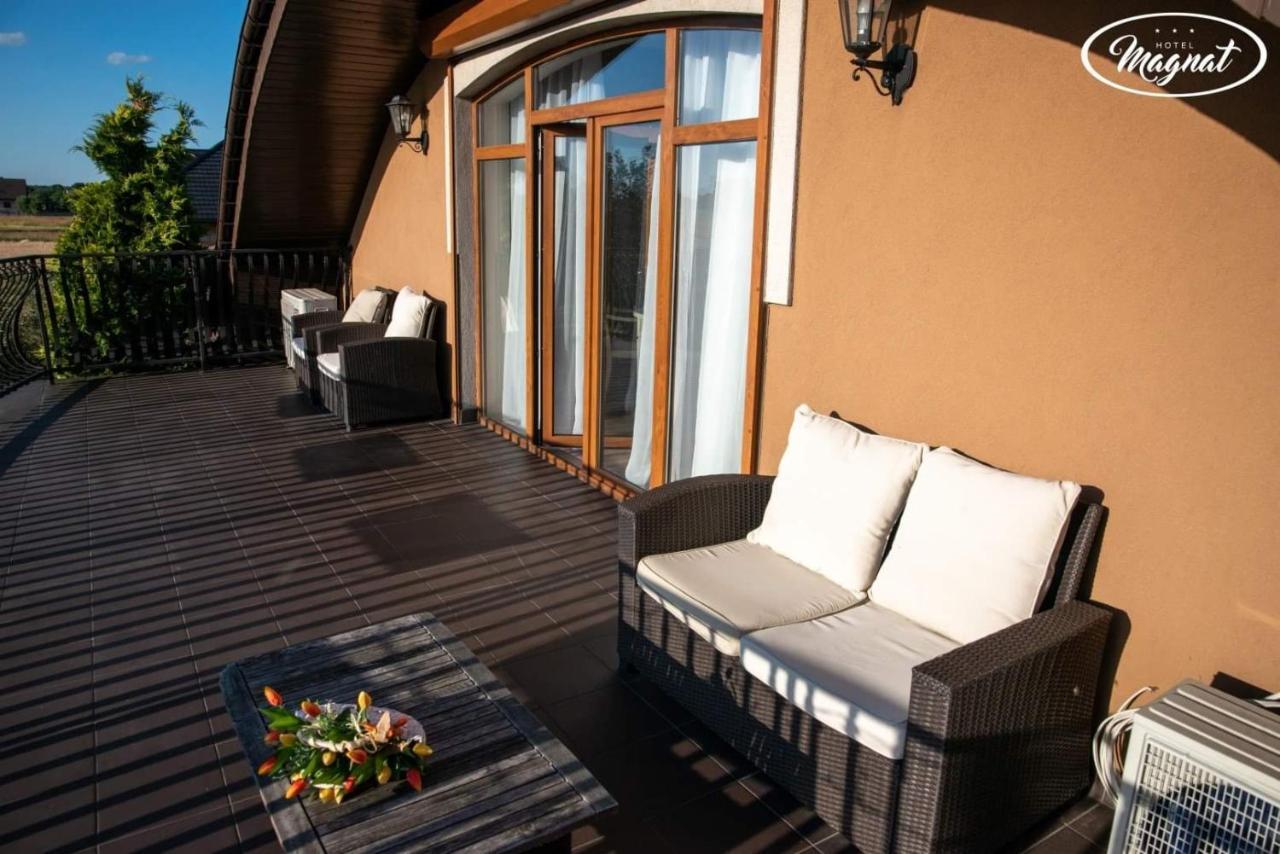 Hotel Magnat Słupca エクステリア 写真